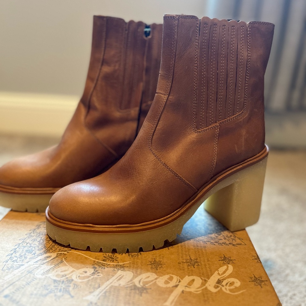 Free People Tan Leather James Chelsea Boot NIB - Picture 8 of 16
